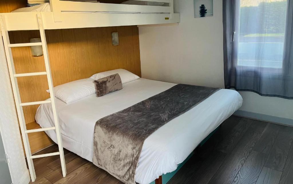 Brit Hotel Essentiel Pau ليسكار المظهر الخارجي الصورة