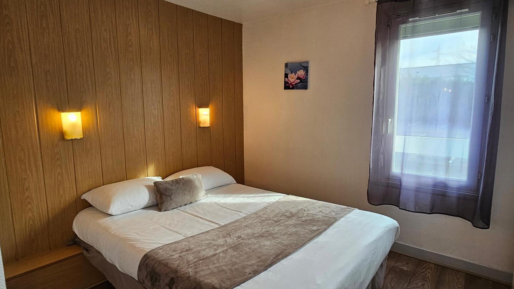 Brit Hotel Essentiel Pau ليسكار المظهر الخارجي الصورة