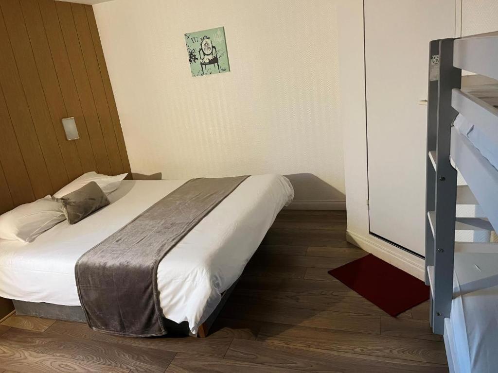 Brit Hotel Essentiel Pau ليسكار المظهر الخارجي الصورة