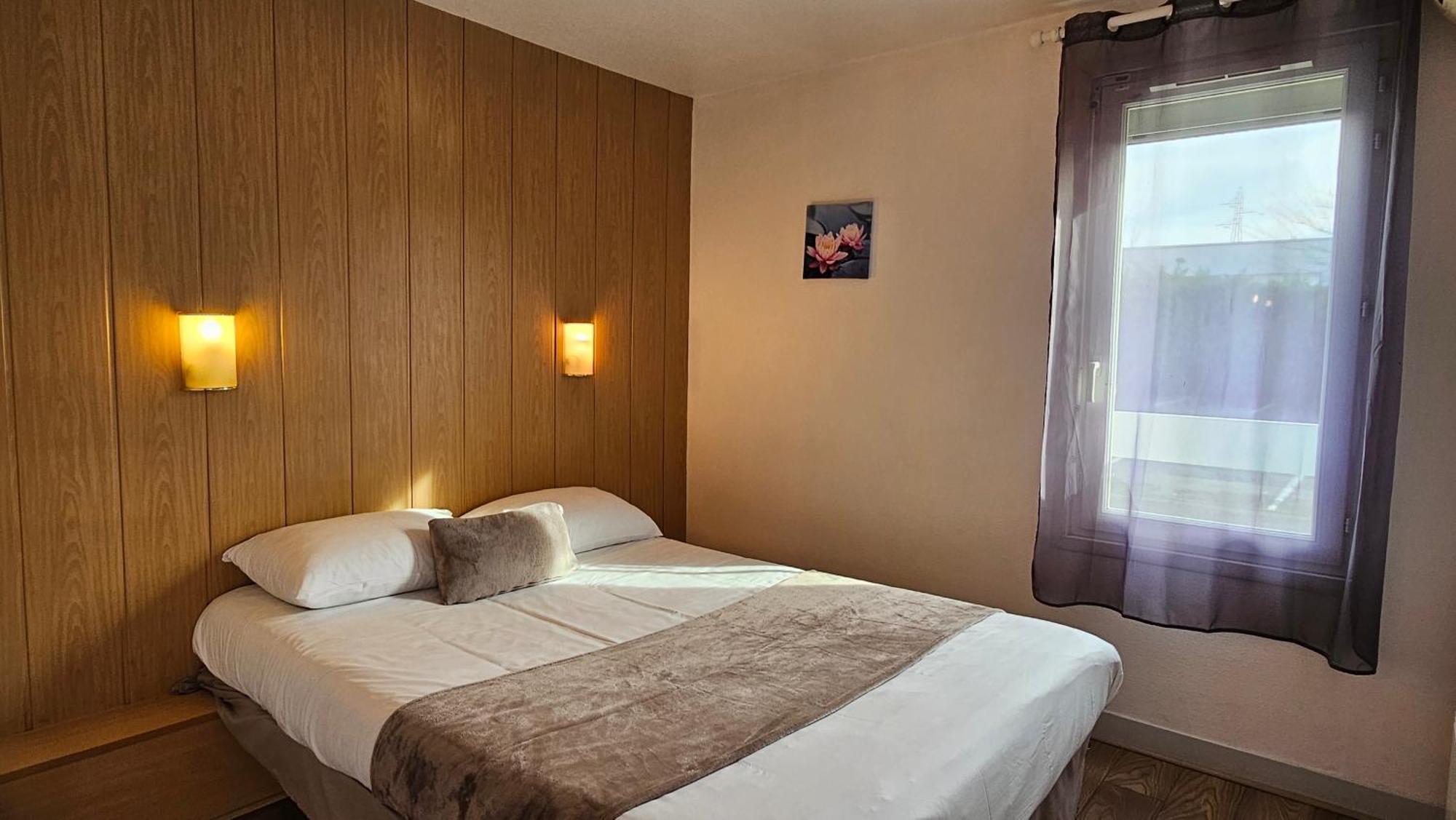 Brit Hotel Essentiel Pau ليسكار المظهر الخارجي الصورة