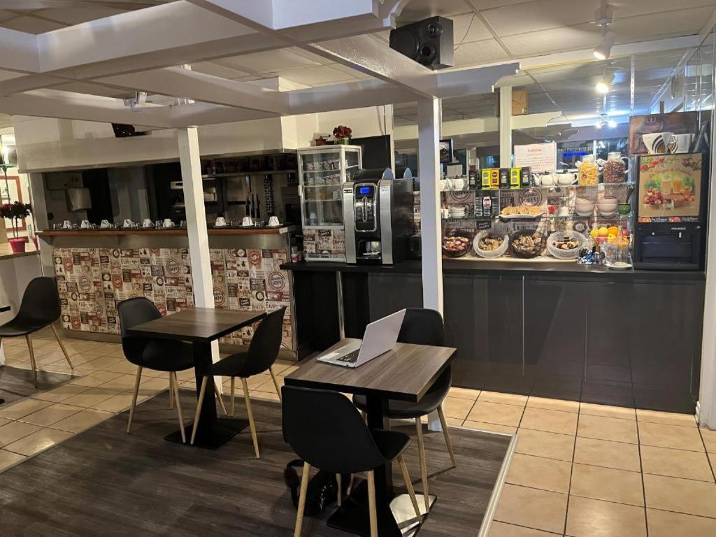 Brit Hotel Essentiel Pau ليسكار المظهر الخارجي الصورة