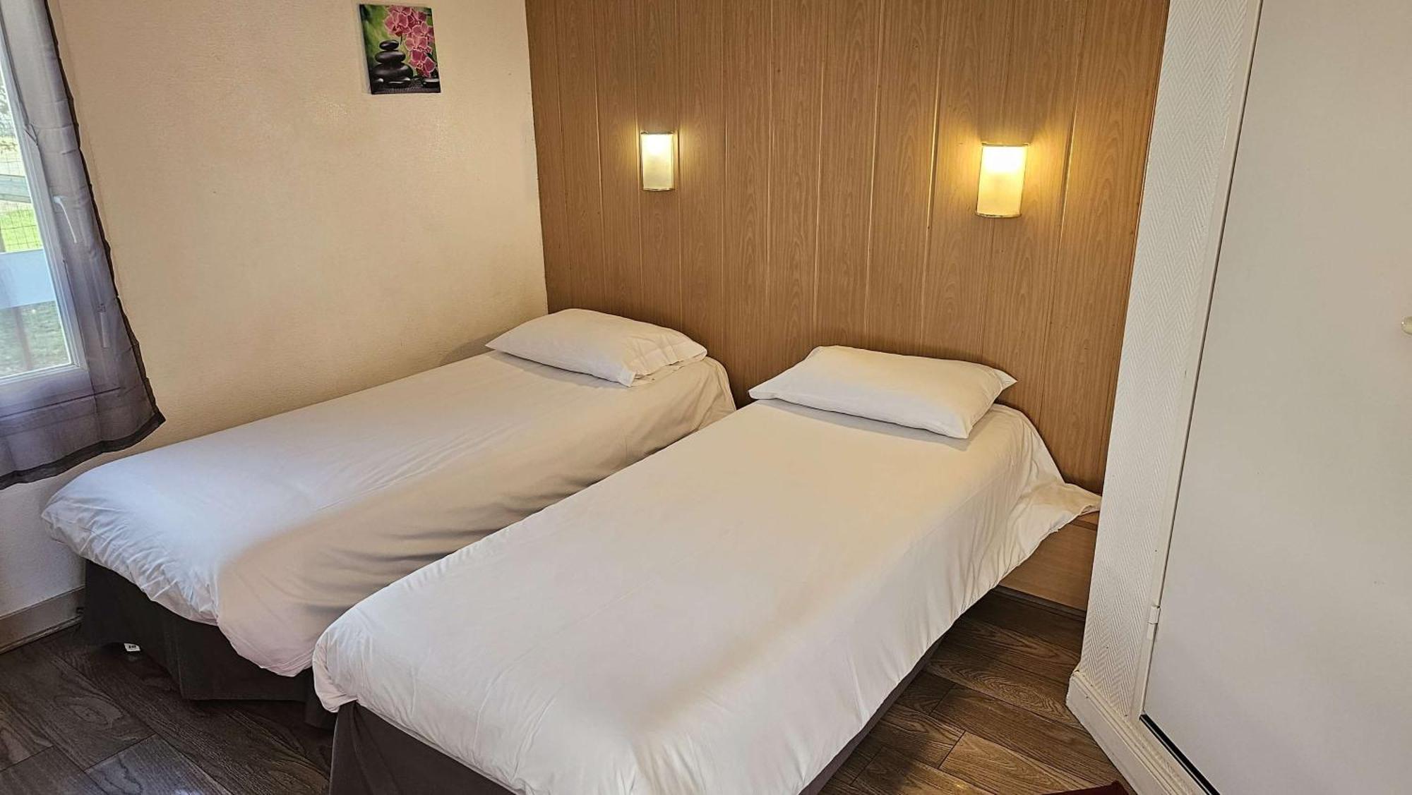 Brit Hotel Essentiel Pau ليسكار المظهر الخارجي الصورة