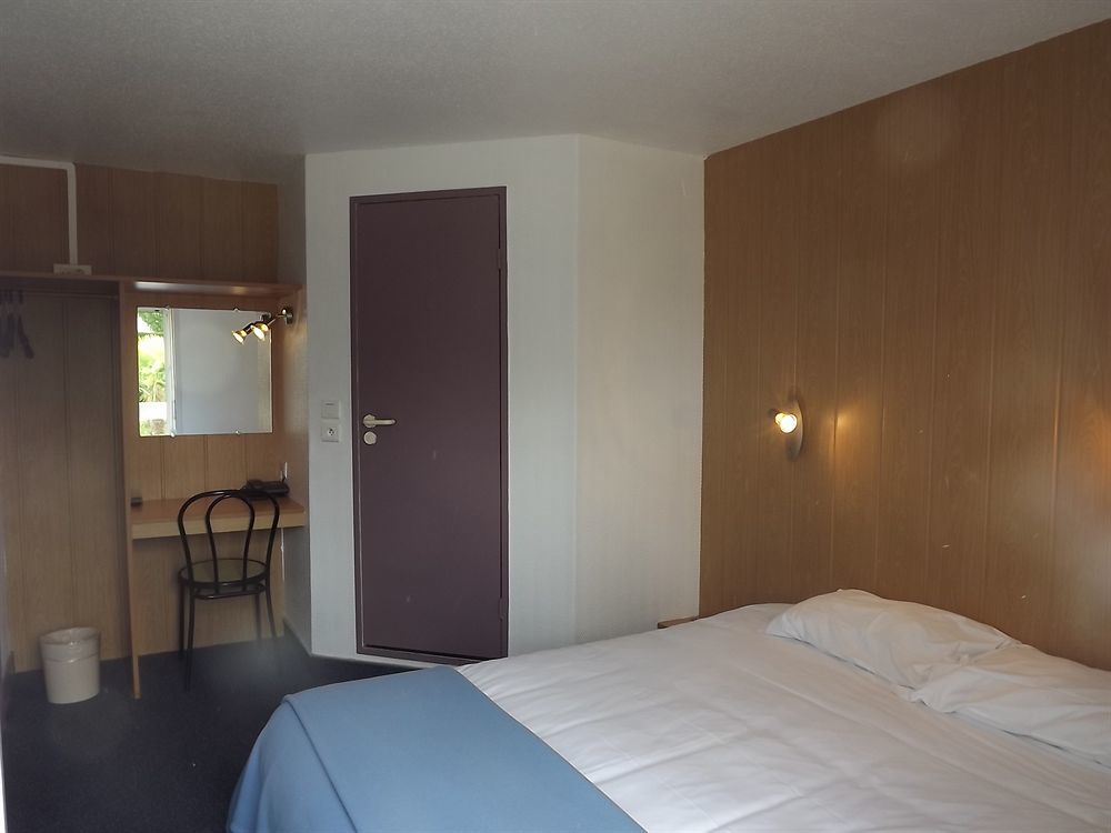 Brit Hotel Essentiel Pau ليسكار المظهر الخارجي الصورة