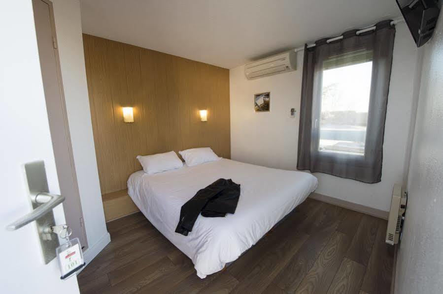 Brit Hotel Essentiel Pau ليسكار المظهر الخارجي الصورة